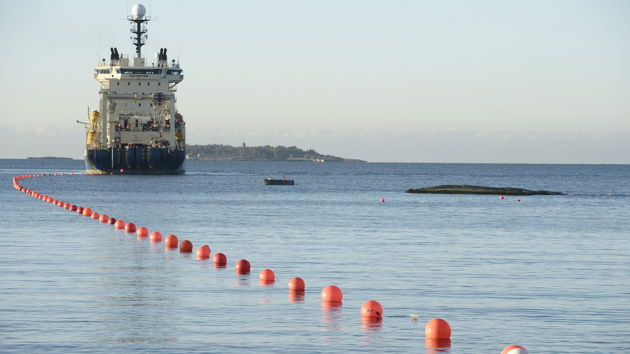 Kabel in Ostsee beschädigt: Finnland setzt Öltanker fest