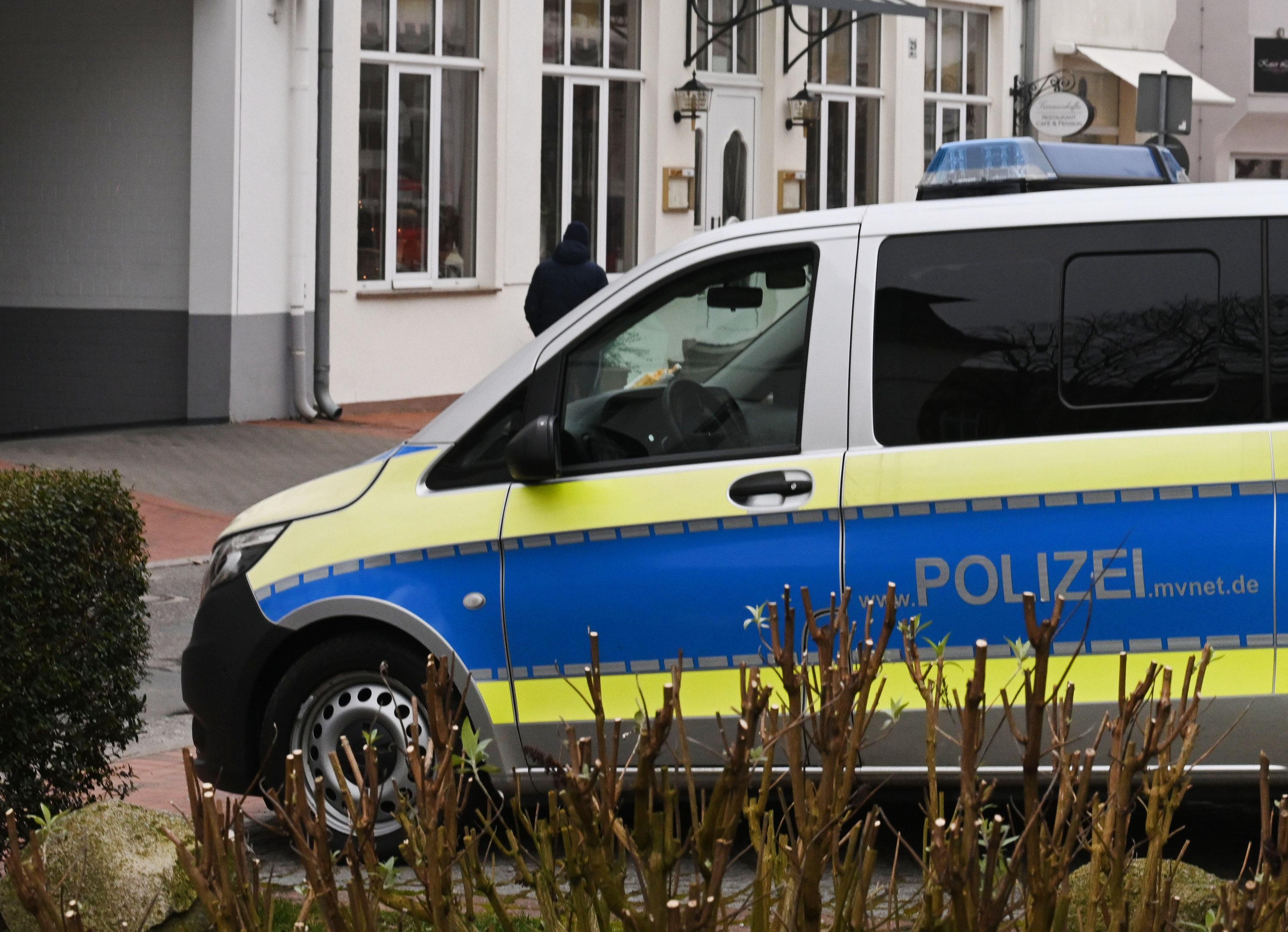 In einem Hotel auf der Ostsee-Insel Usedom ist es am Vormittag zu einem tödlichen Unfall gekommen. 