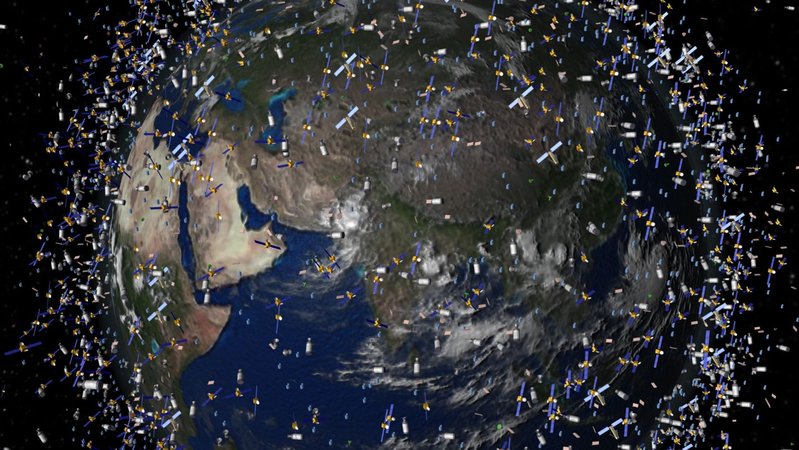 Das computergenerierte Bild der European Space Agency (ESA) zeigt Weltraummüll früherer Weltraummissionen, der neben intakten Satelliten um die Erde kreist (Foto undatiert). (zu dpa: «Zunehmender Weltraumschrott gefährdet | Bild: dpa-Bildfunk/ESA Das computergenerierte Bild der European Space Agency (ESA) zeigt Weltraummüll früherer Weltraummissionen, der neben intakten Satelliten um die Erde kreist (Foto undatiert). (zu dpa: «Zunehmender Weltraumschrott gefährdet