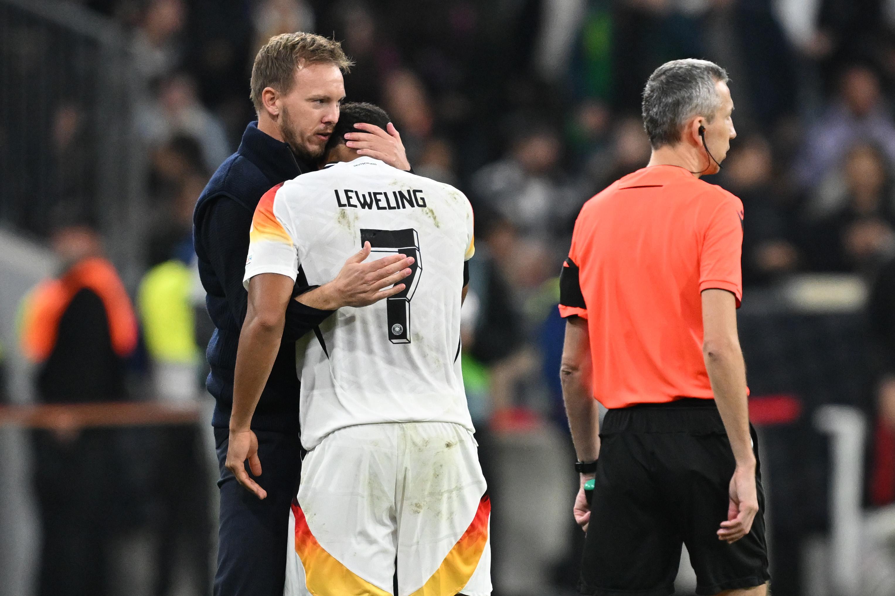 Jamie Leweling und Julian Nagelsmann 