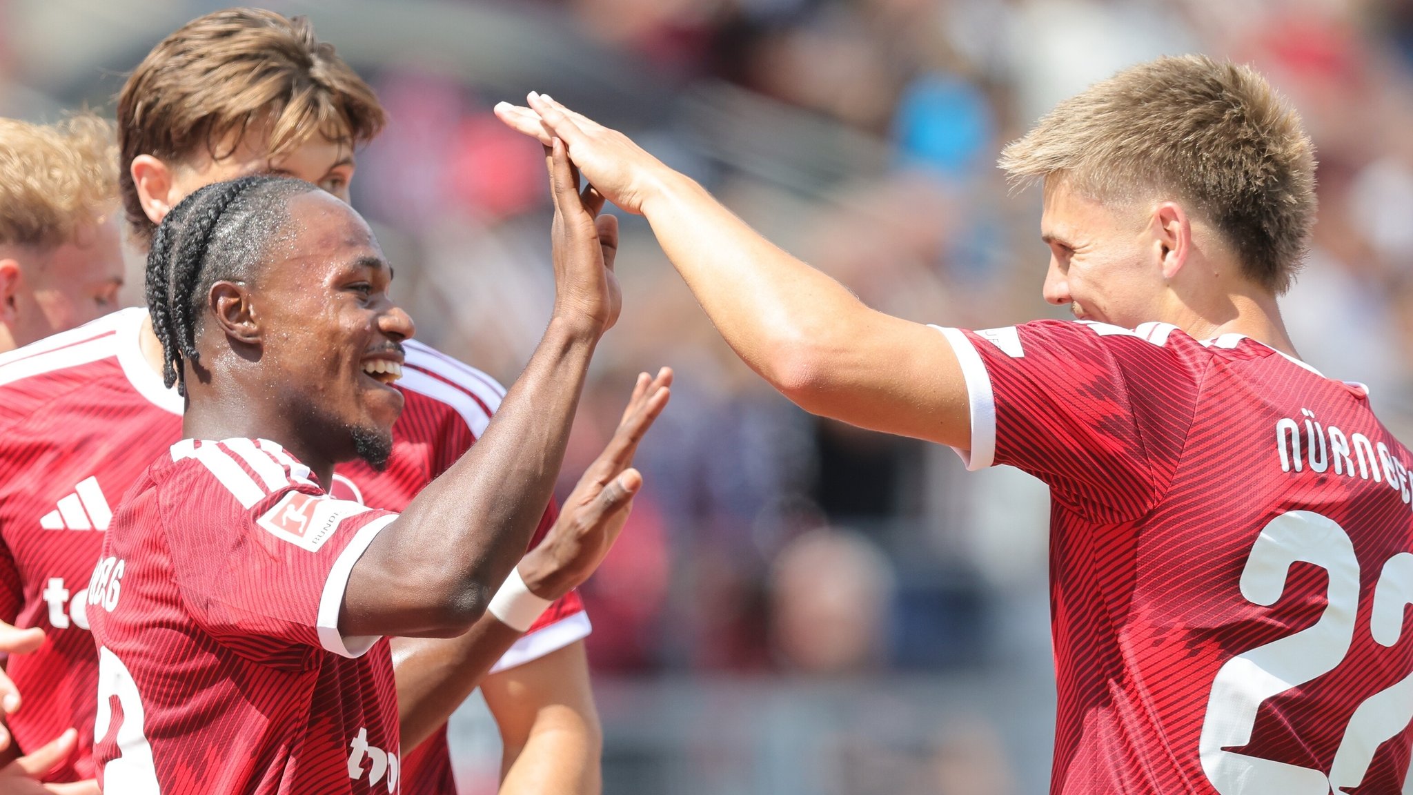 Dreierpack: Zoma ballert 1. FC Nürnberg zum Traumstart