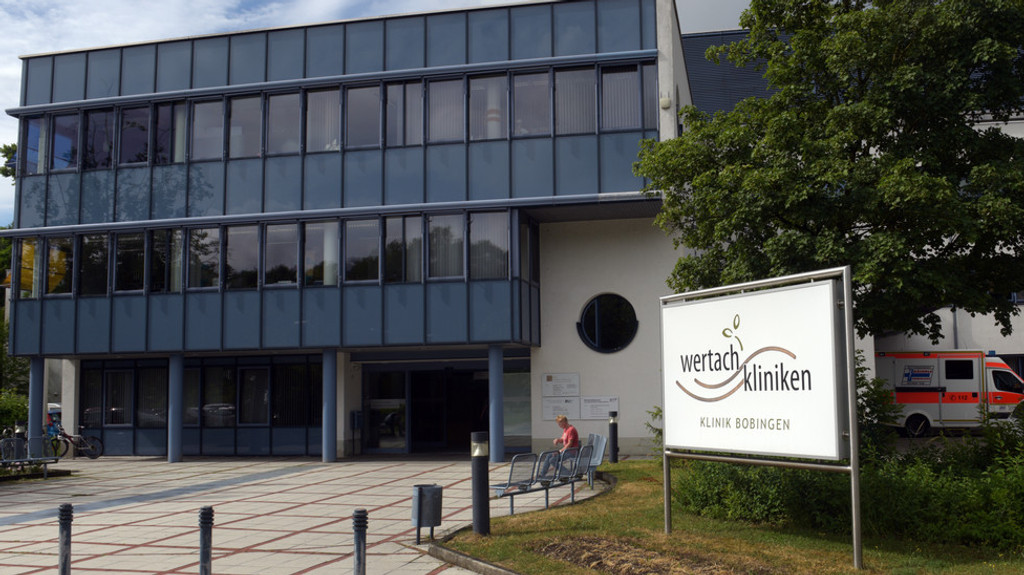 Die Wertachklinik in Bobingen von außen. 