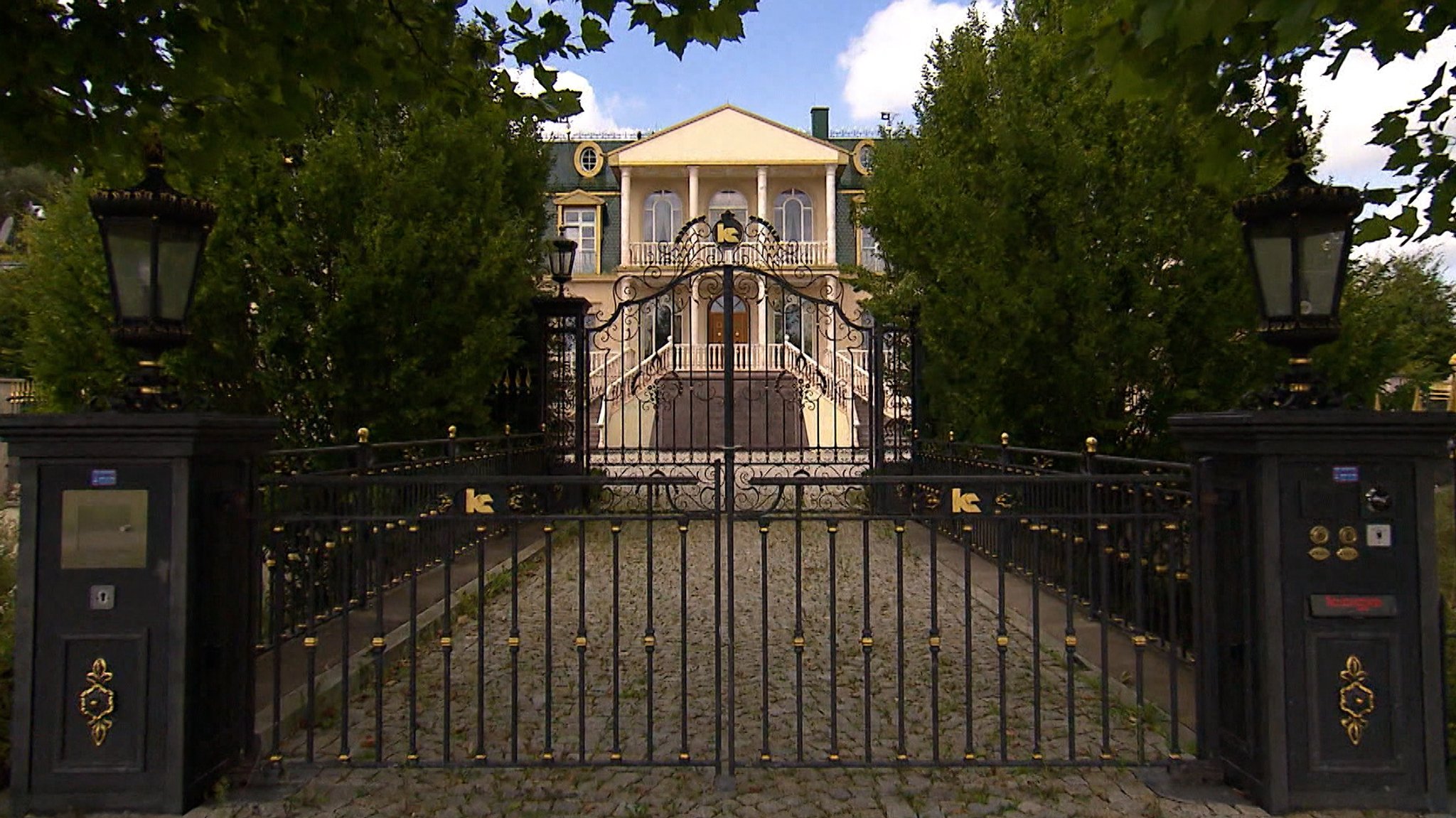Das Kago-Schloss in Postbauer-Heng.
