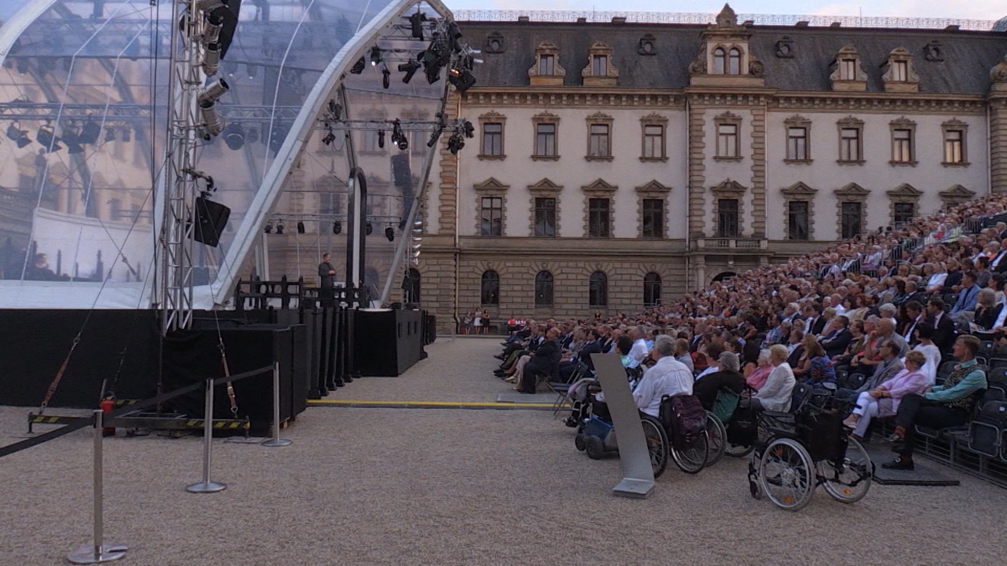 Eröffnung mit Oper "Tosca" in St. Emmeram