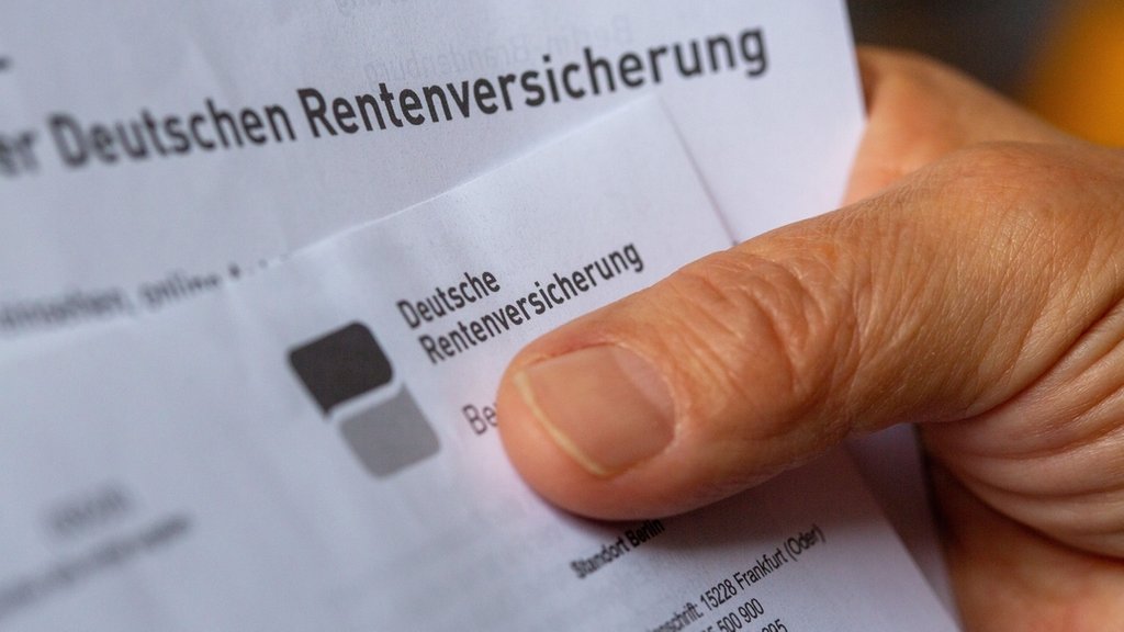 Mehr als vier Prozent: Warum die Renten so schnell steigen | BR24