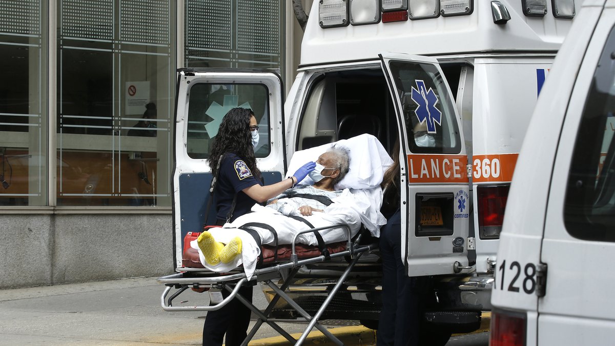 Patient wird ins Mount Sinai Krankenhaus in New York City eingeliefert.
