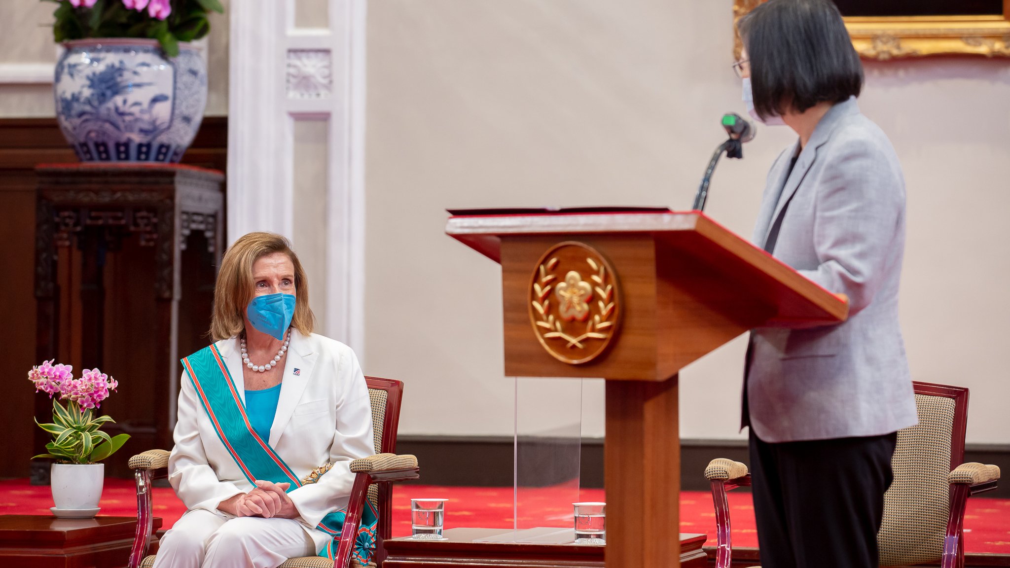 Vorsitzende des US-Repräsentantenhauses, Nancy Pelosi (l.), Taiwans Präsidentin Tsai Ing-wen (r.)