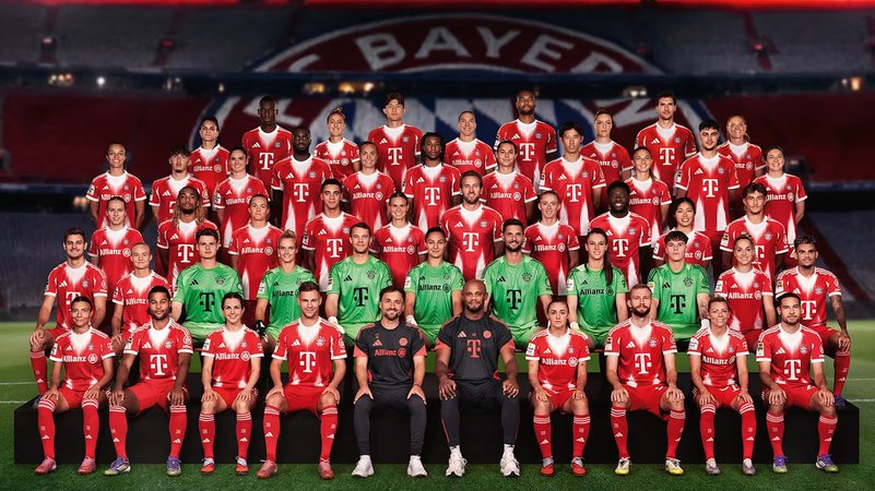 FC Bayern Frauen und Männer posieren auf dem offiziellen Mannschaftsfoto | Bild: picture-alliance / dpa FC Bayern Frauen und Männer posieren auf dem offiziellen Mannschaftsfoto