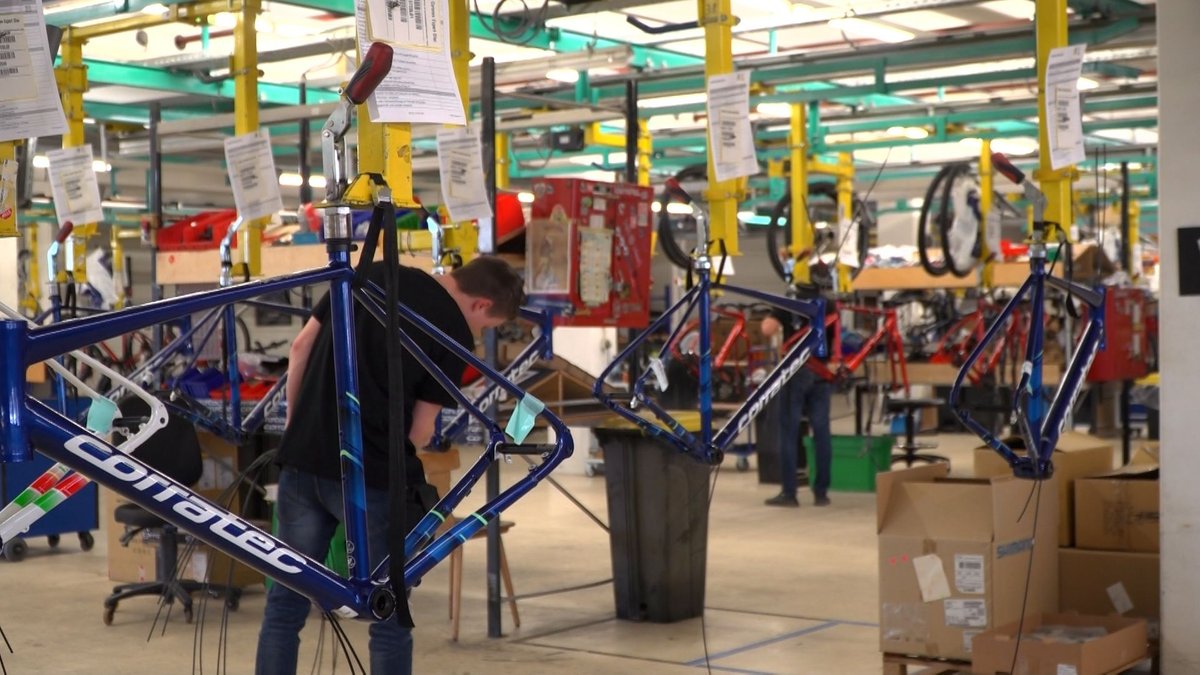 Made in Raubling - der Fahrradhersteller Corratec ist eine der wenigen Marken, die wenigsten noch teilweise in Deutschland produzieren. 