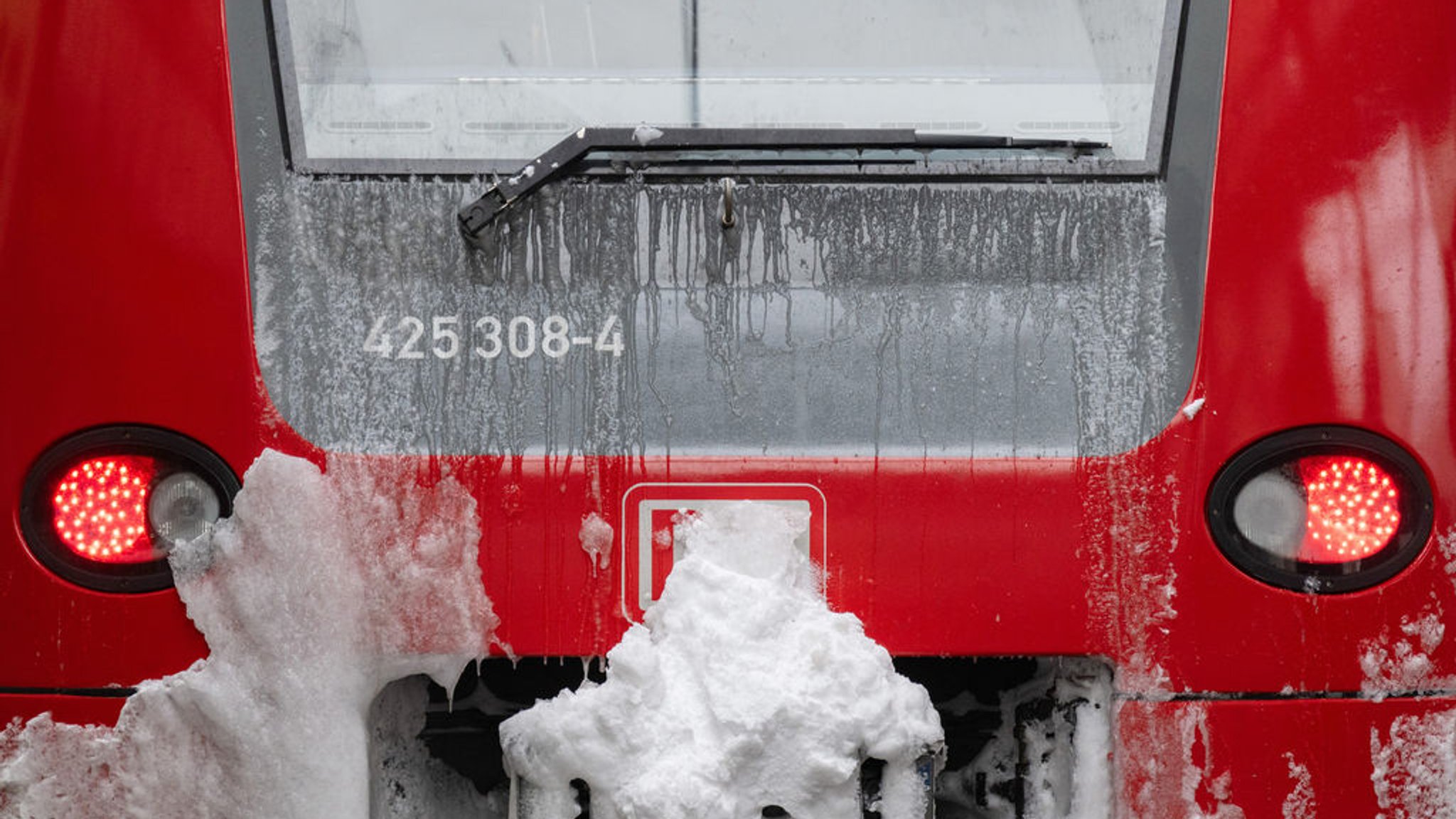 Bahnschäden nach Wintereinbruch: Noch wochenlang Einschränkungen