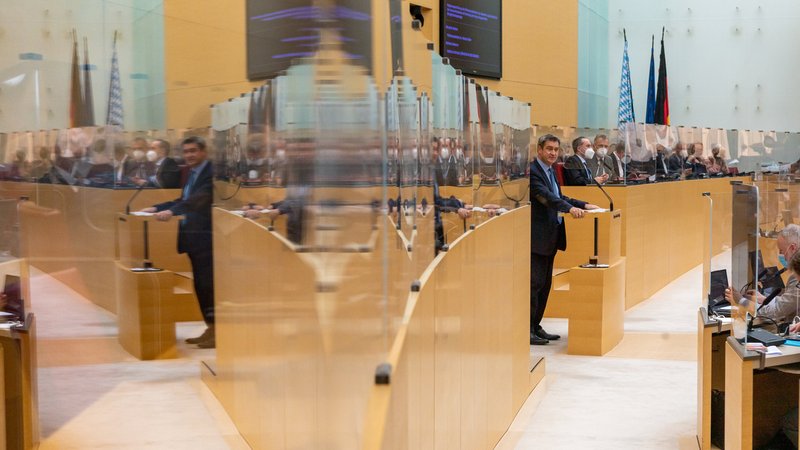 Bayern, München: Markus Söder (CSU), Ministerpräsident von Bayern, gibt im bayerischen Landtag eine Regierungserklärung ab.