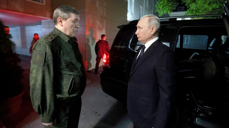 Bei einem Besuch des russischen Präsidenten im Hauptquartier in Rostow am Don