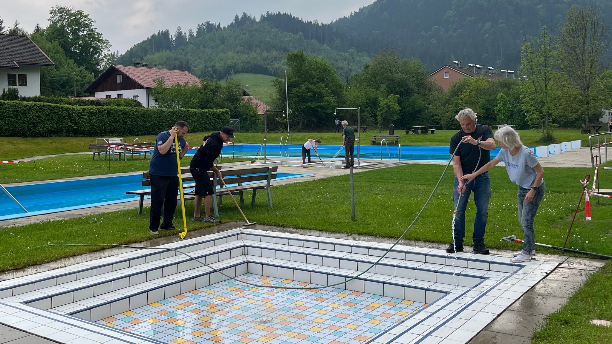 Viel Elan und guter Wille retten das Freibad in Seltmans