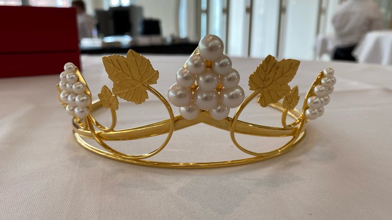 Goldene Krone der Fränkischen Weinkönigin | Bild: BR/ Barbara Ecke Goldene Krone der Fränkischen Weinkönigin