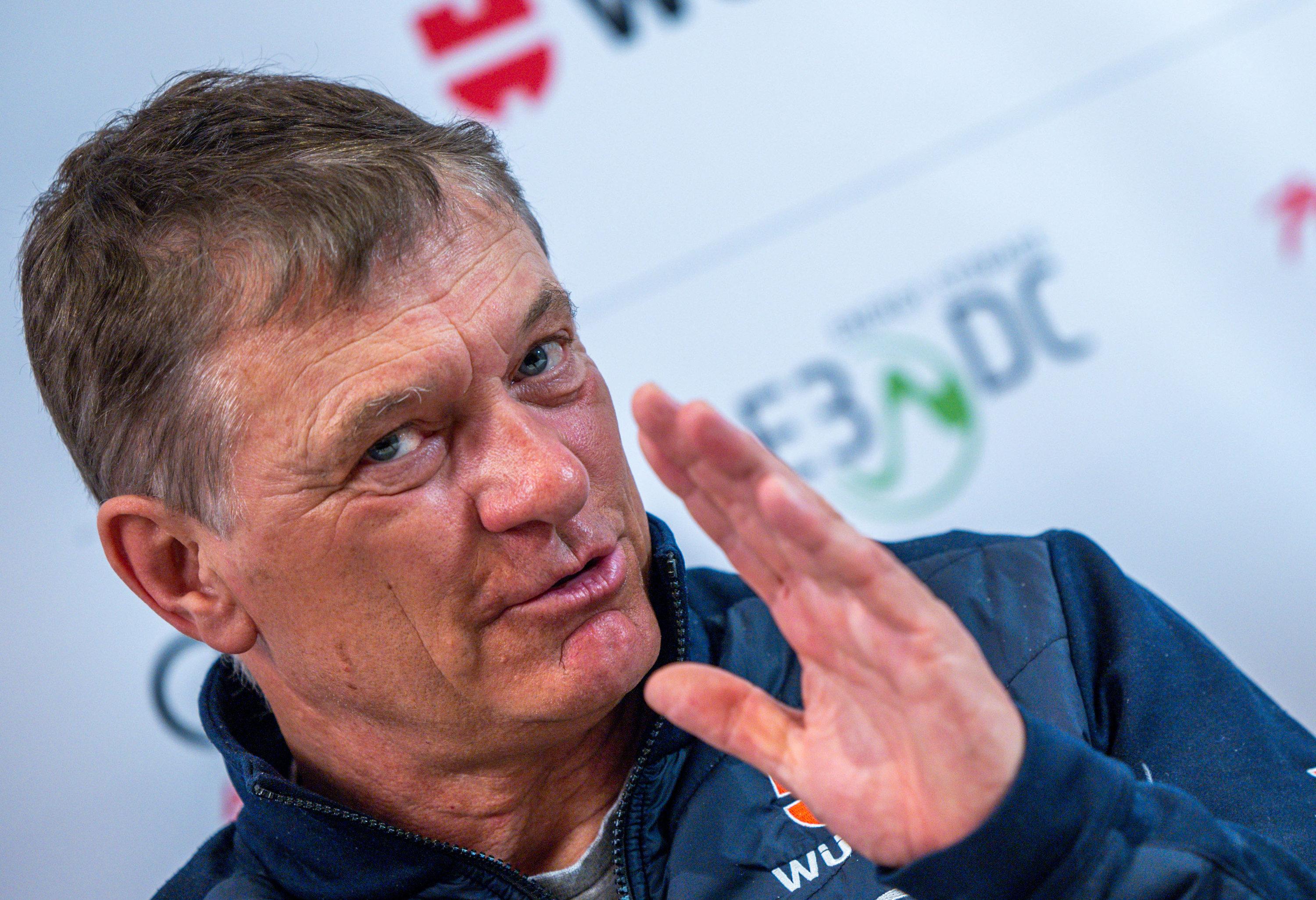 09.02.2025, Österreich, Saalbach-Hinterglemm: Ski alpin: Weltmeisterschaft, Wolfgang Maier, Sportvorstand des Deutschen Skiverbands (DSV), beantwortet bei einer Pressekonferenz die Fragen von Medienvertretern. Der Verband zieht eine erste Bilanz der Alpinen Ski-Weltmeisterschaft in  sterreich. 