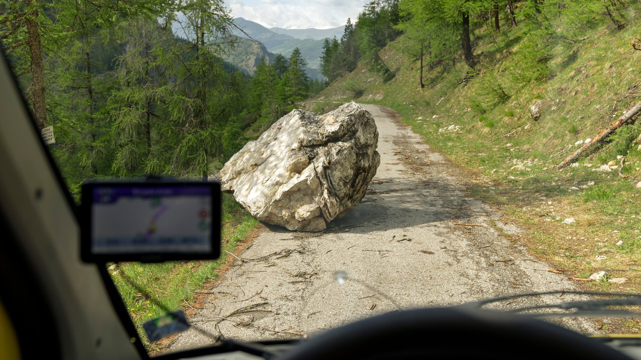 Navigationsgerät führt Autofahrerin in die Berge (Symbolbild)