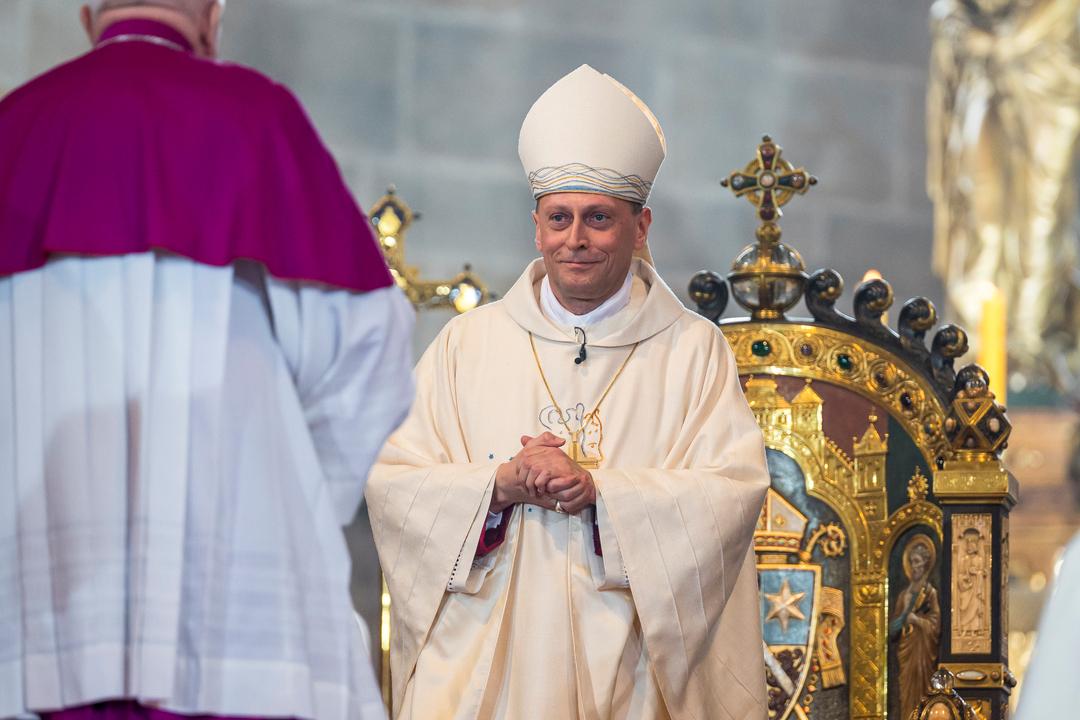 ARCHIVBILD Herwig Gössl (r), Erzbischof von Bamberg, bei seiner Amtseinführung am 2.3.2024