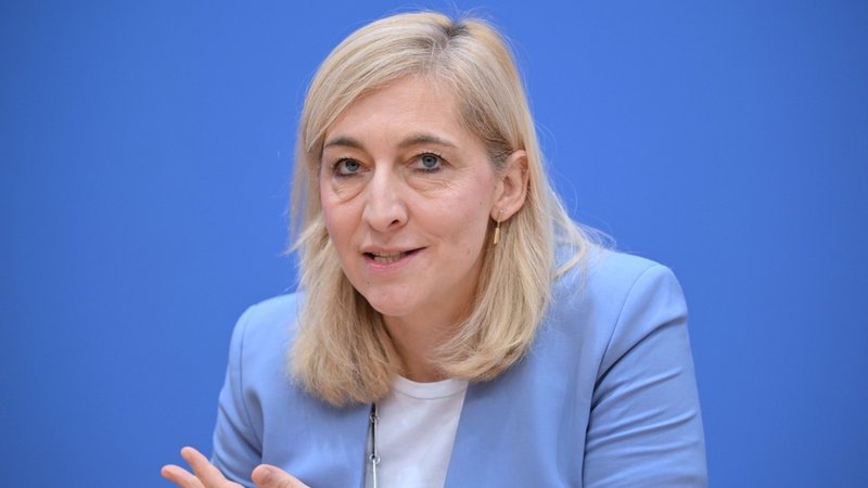 Archivbild (2025): Bundesgesundheitsministerin Nina Warken (CDU) | Bild: dpa-Bildfunk/Soeren Stache Archivbild (2025): Bundesgesundheitsministerin Nina Warken (CDU)