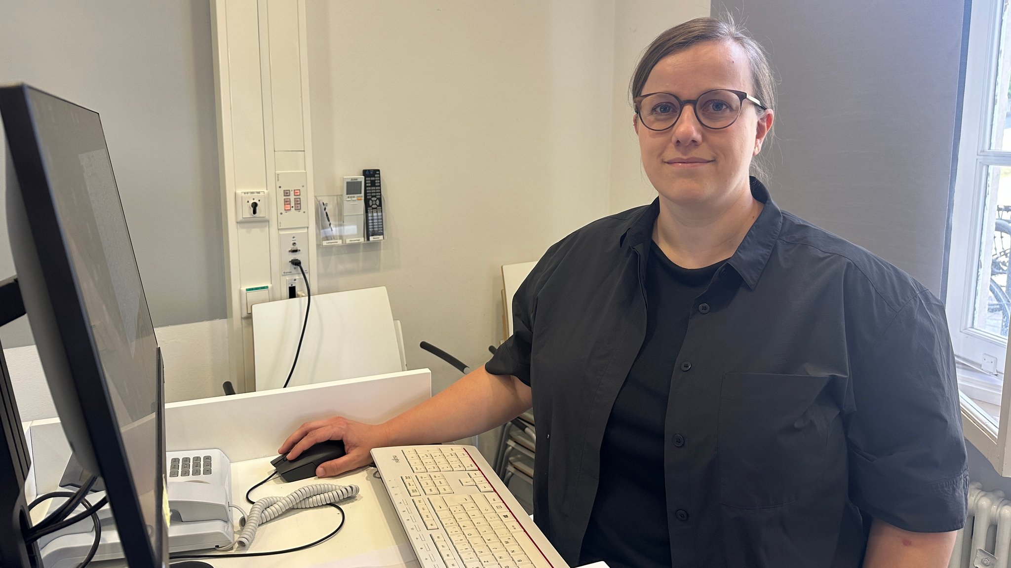 Dr. Sabine Drossard, Oberärztin der Kinderchirurgie, hat die Studie zu sexueller Belästigung in der Medizin geleitet. | Bild: BR/Carlotta Sauer Dr. Sabine Drossard, Oberärztin der Kinderchirurgie, hat die Studie zu sexueller Belästigung in der Medizin geleitet.