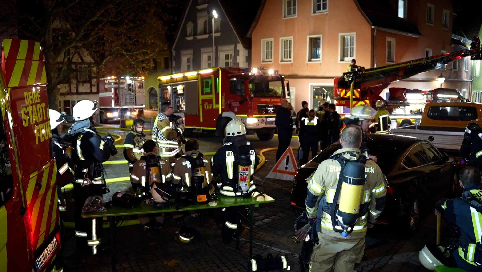 Wohnhausbrand im Nürnberger Land: Feuerwehr findet Toten