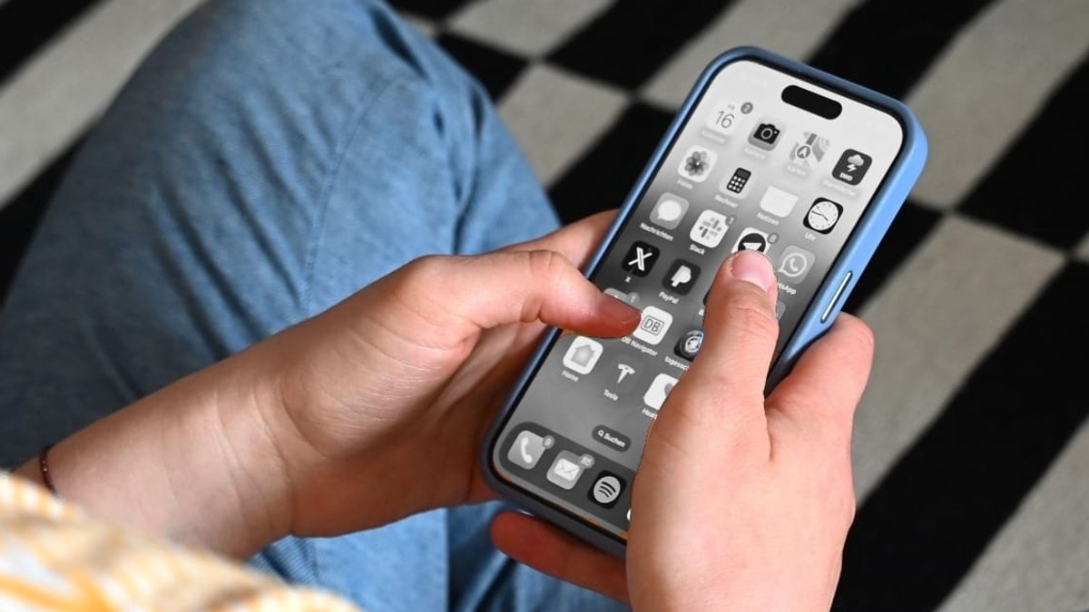 Ein farbloses Handy hilft laut Studien dabei, das Handy seltener in die Hand zu nehmen.