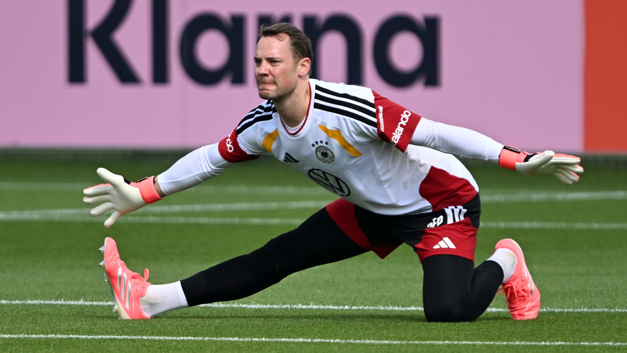 Selbst Neuer lernt nie aus: Die neuen Regeln bei der WM 2026