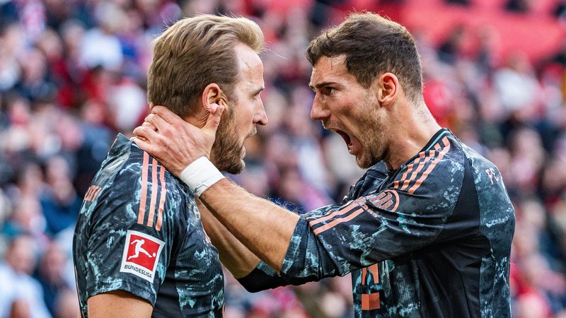 Kane und Goretzka jubeln. | Bild: picture-alliance / dpa Kane und Goretzka jubeln.