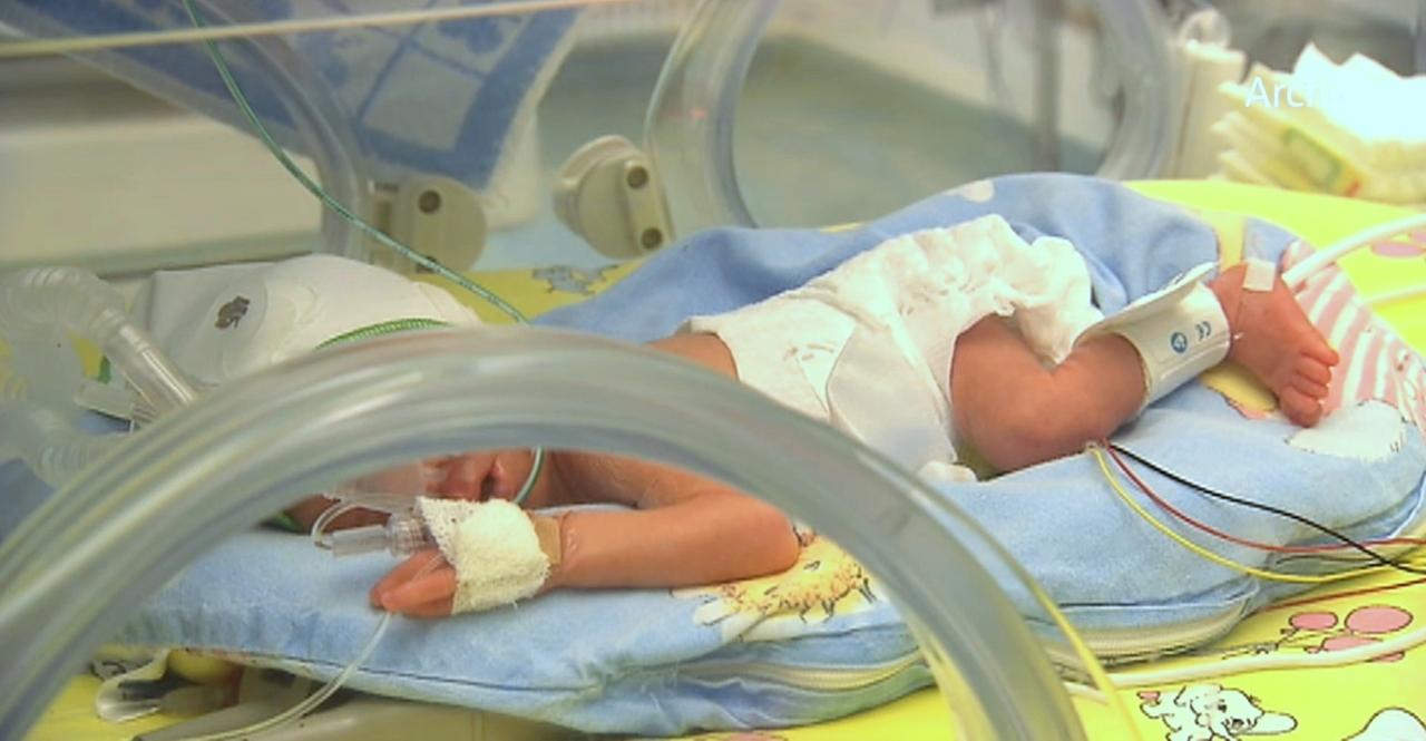 Frühgeburt im Brutkasten