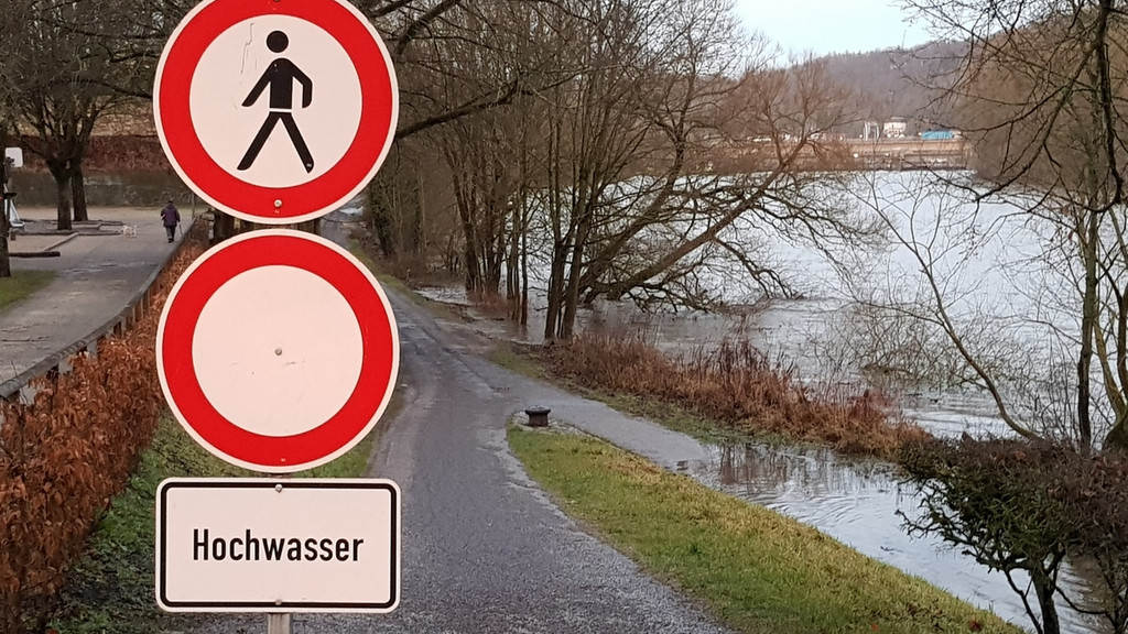 Hochwasser In Bayern Meldestufe 3 In Cham Erreicht Br24