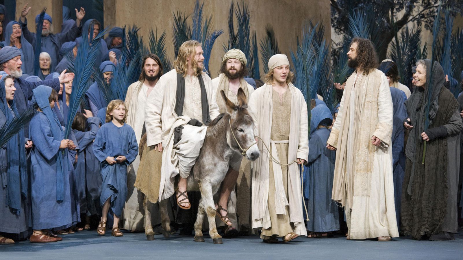 Passionsspiele Oberammergau: Proben nur noch im Notbetrieb | BR24