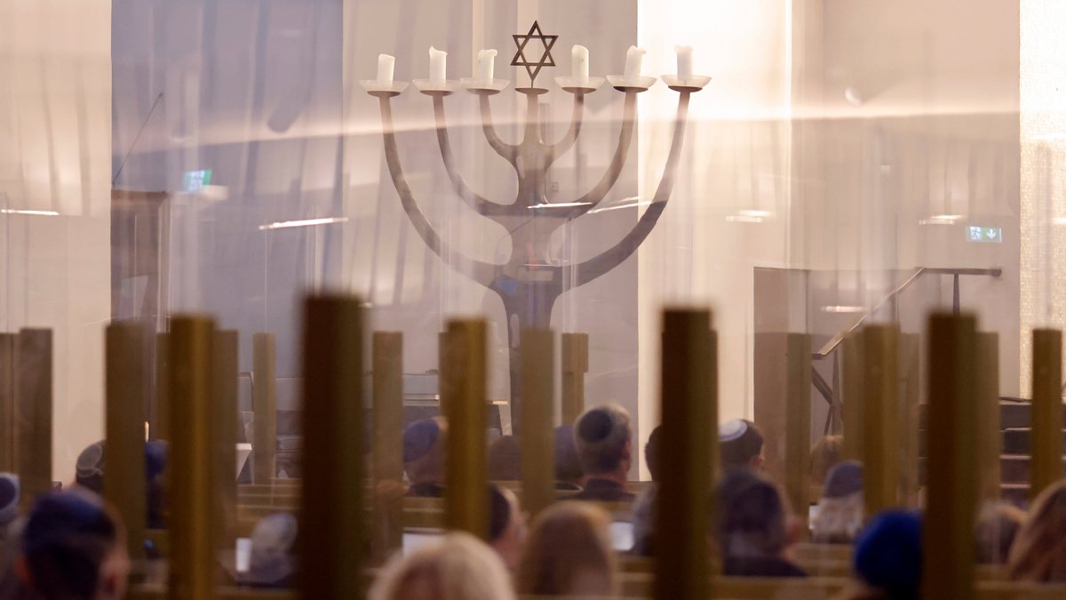 Anlässlich des 83. Jahrestags der Reichspogromnacht findet in der Synagogen-Gemeinde Köln am 9.11. 2021 eine Gedenkveranstaltung statt.