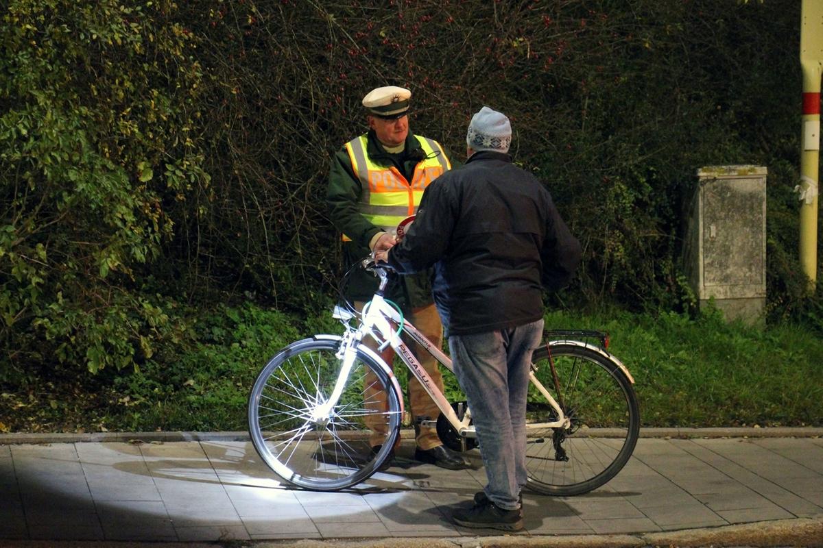 Polizei In Wurzburg Kontrolliert Fahrradfahrer Br24