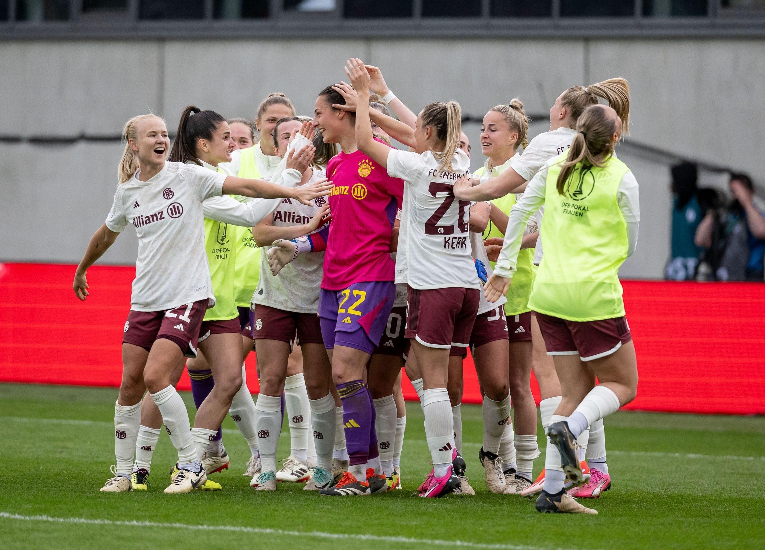 Jubel bei den Spielerinnen des FC Bayern