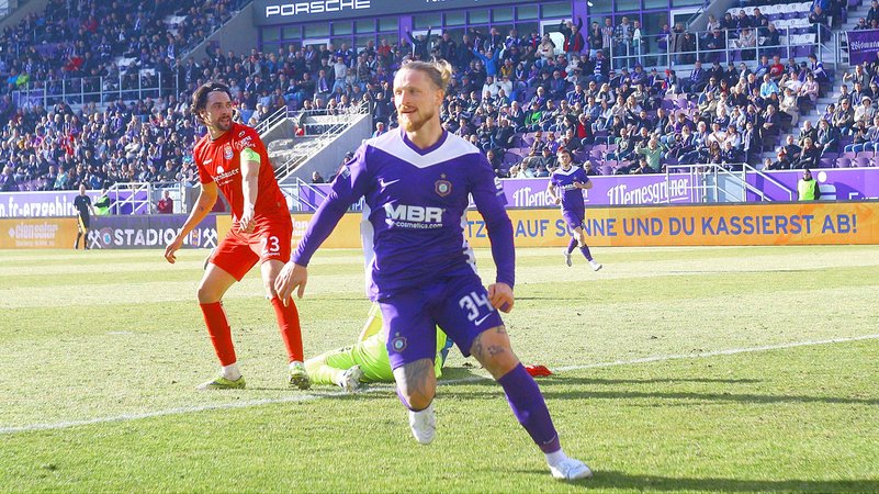 Torschütze Marvin Stefaniak (Aue) nach dem 1:0 | Bild: IMAGO / Kruczynski Torschütze Marvin Stefaniak (Aue) nach dem 1:0