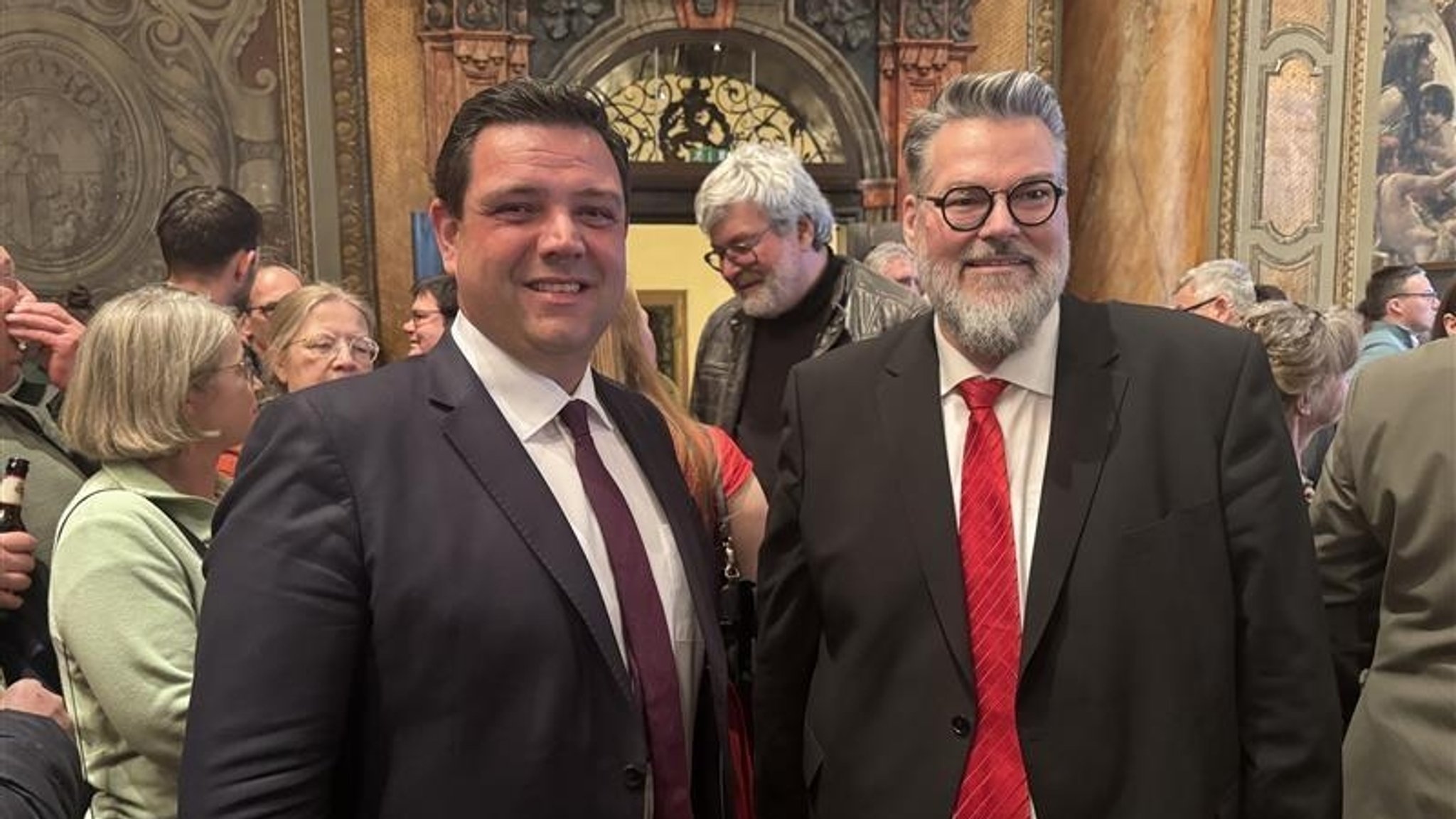 Die Stichwahl-Kandidaten Armin Dickl (CSU/links) und Andreas Rother (SPD)