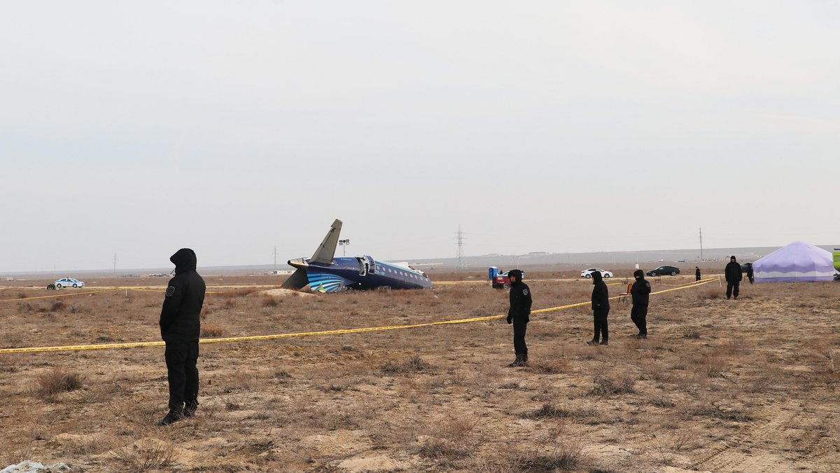 Flugzeugabsturz in Kasachstan: "Einwirkung von außen"
