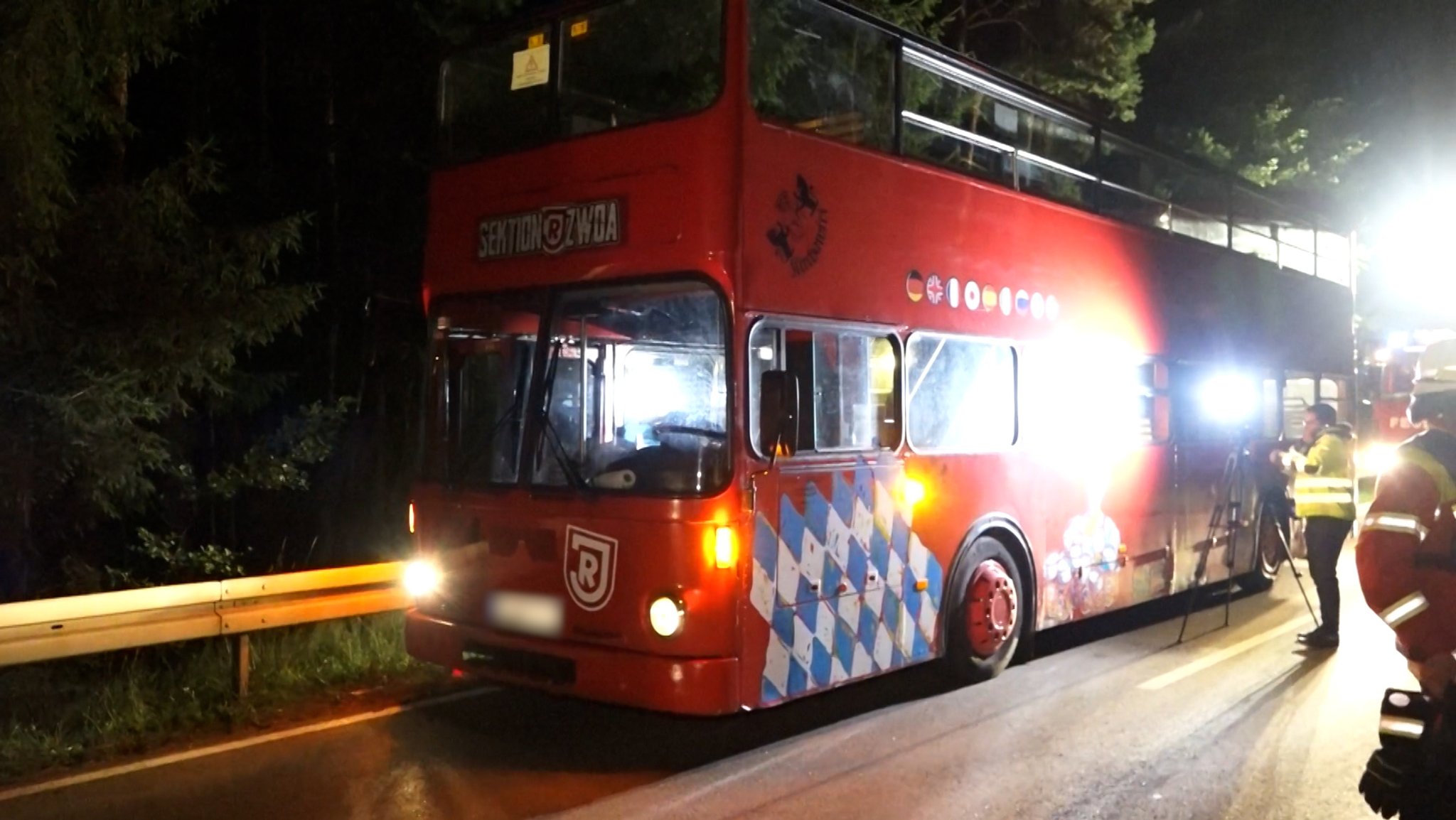 Ermittlungen nach dem Unfall im Doppeldecker-Partybus