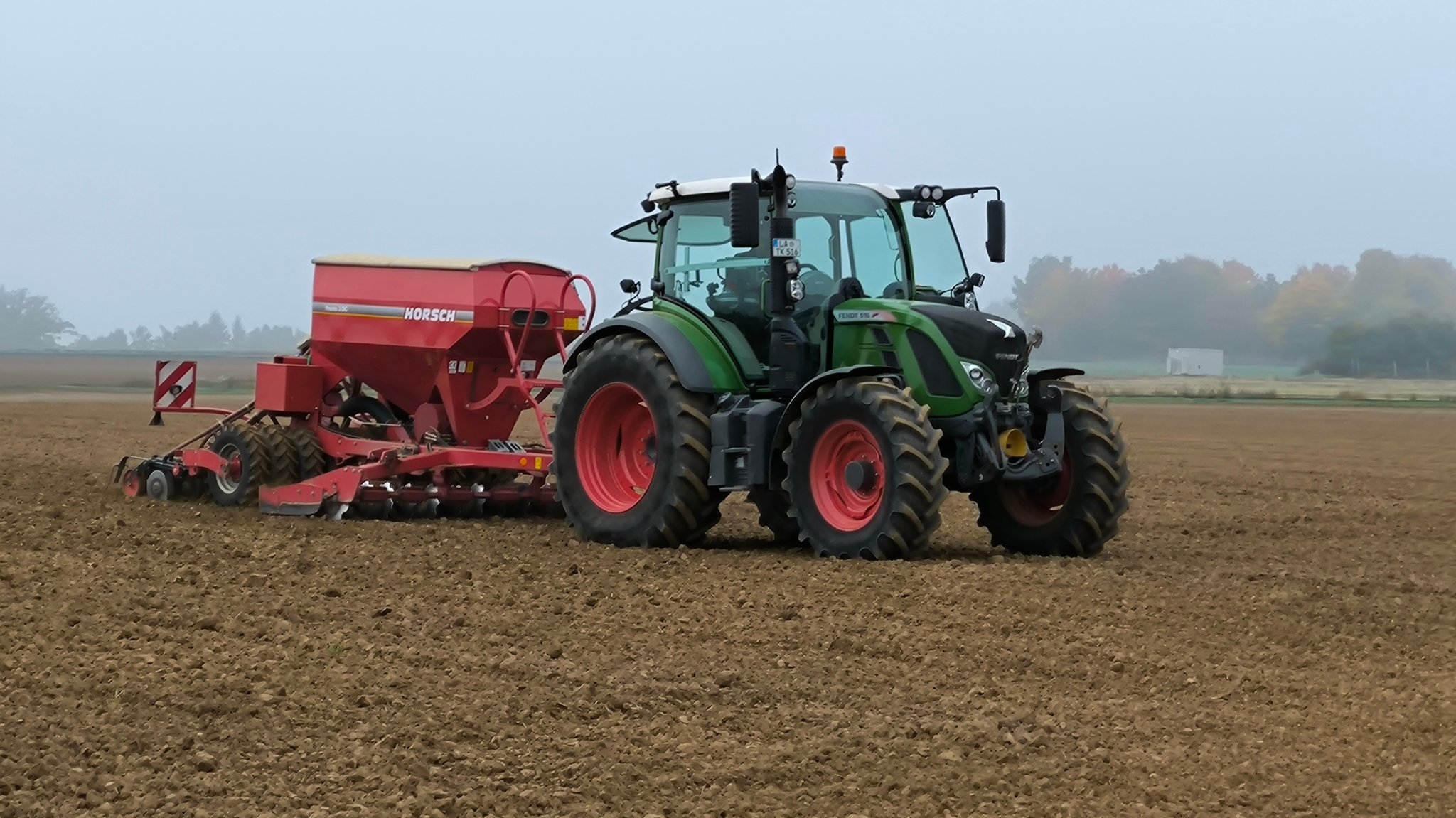 Landwirtschaft: Wer sät besser – Bauer oder KI?