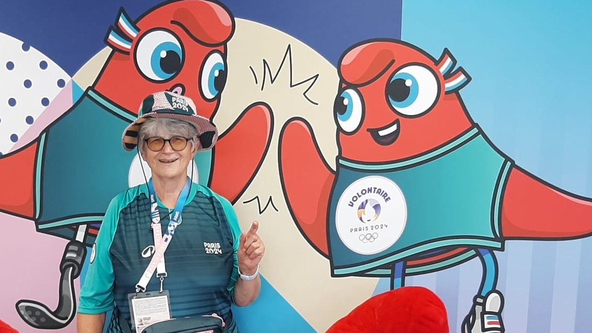 Marianne Stenglein ist Jahrgang 1950 und wurde als Volunteer, als freiwillige, unbezahlte Helferin bei den Olympischen Spielen in Paris engagiert. 