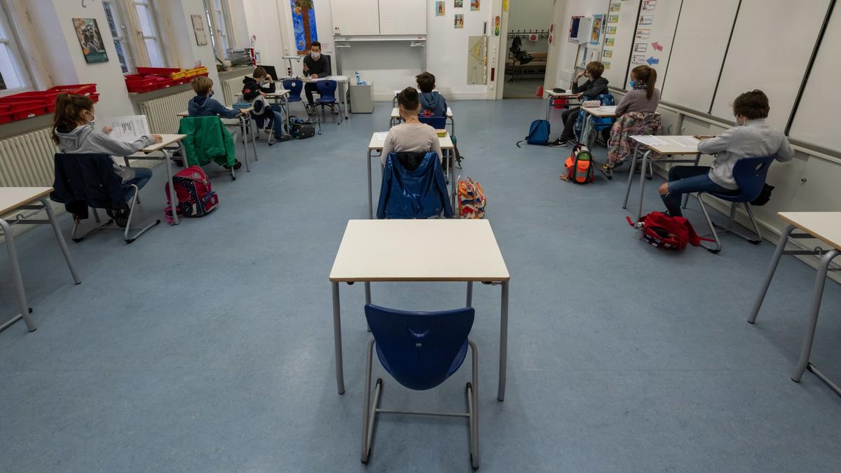 Corona Sorge Vor Schulschliessungen Br24