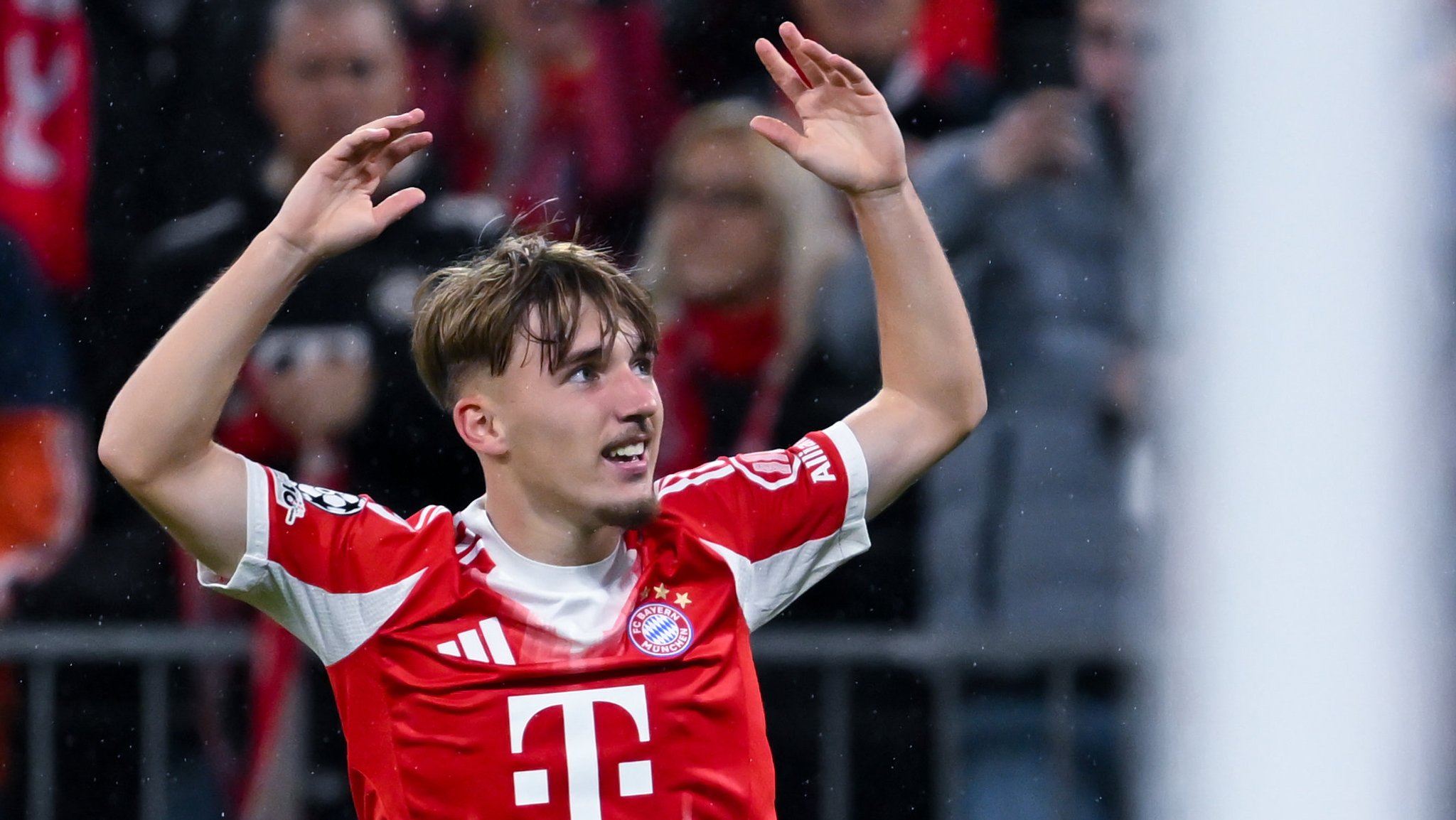 22.10.2025, Bayern, München: Fußball: Champions League, Bayern München - FC Brügge, Vorrunde, 3. Spieltag in der Allianz Arena. Lennart Karl (Bayern München) jubelt über sein Tor zum 1:0. (zu dpa: «Kompany-Ratschlag an Teenie Karl - und an Nagelsmann?») Foto: Sven Hoppe/dpa +++ dpa-Bildfunk +++