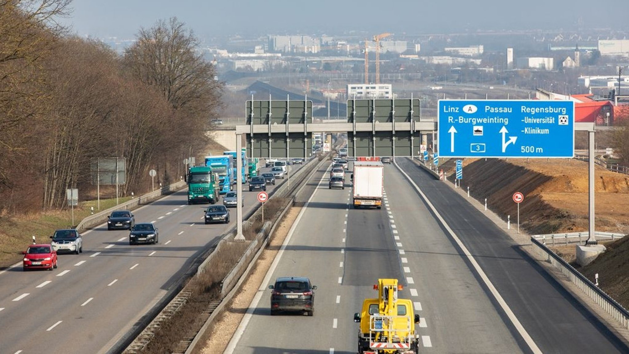 Die A3 war wegen Brückenbauarbeiten im Großraum Regensburg am Wochenende wieder einmal für mehrere Stunden total gesperrt. 