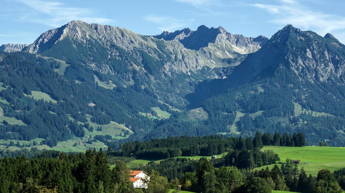 Ausblick von Bolsterlang auf Entschenkopf, Wengenköpfe und Rubihorn (Symbolbild)