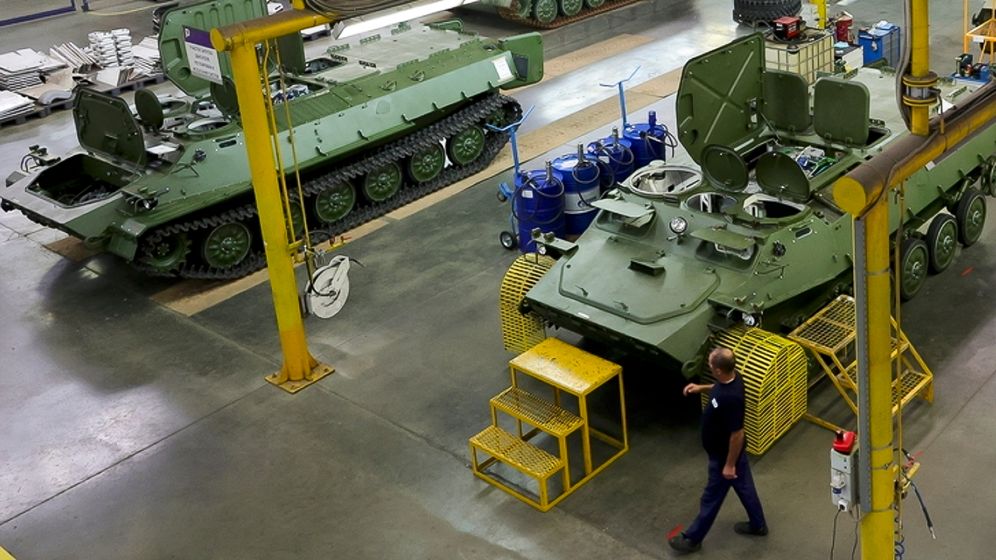 Produktion von Schützenpanzern in Russland | Bild:pa/dpa/ASSOCIATED PRESS | Uncredited
