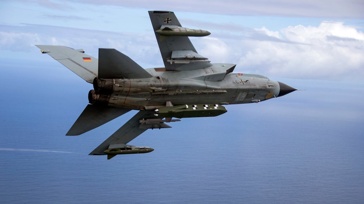 Archivbild: Kampfjet Tornado IDS ASSTA 3.0, bestückt mit dem Lenkflugkörper Taurus