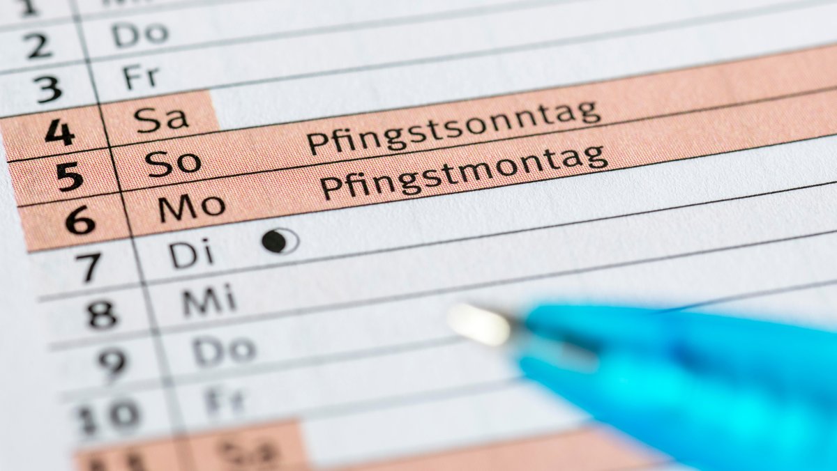 Feiertag streichen für die Wirtschaft? Kirchen wehren sich