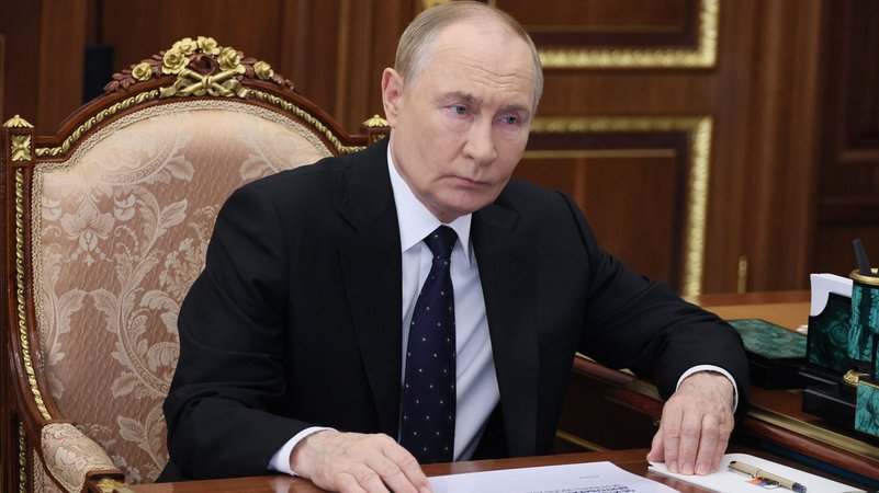 Der russische Präsident am 13. August 2025 im Moskauer Kreml | Bild: Kreml-Pool/Picture Alliance Der russische Präsident am 13. August 2025 im Moskauer Kreml