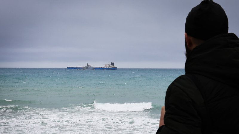 Am 27. Januar vor der französischen Küstenstadt Fos-sur-Mer | Bild: Frederic Munsch/Picture Alliance Am 27. Januar vor der französischen Küstenstadt Fos-sur-Mer