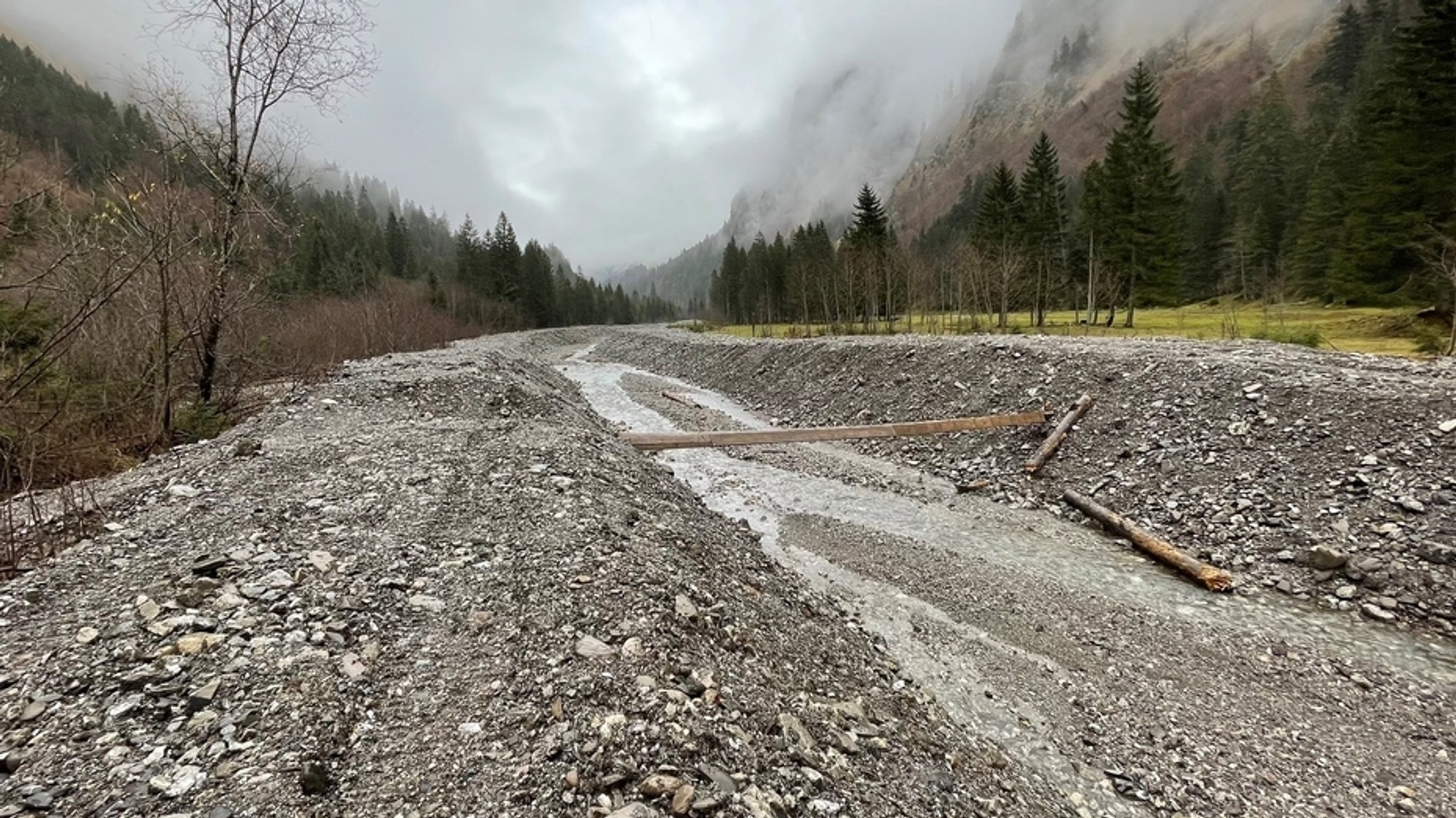 Begradigter und vertiefter Rappenalpbach in den Allgäuer Hochalpen