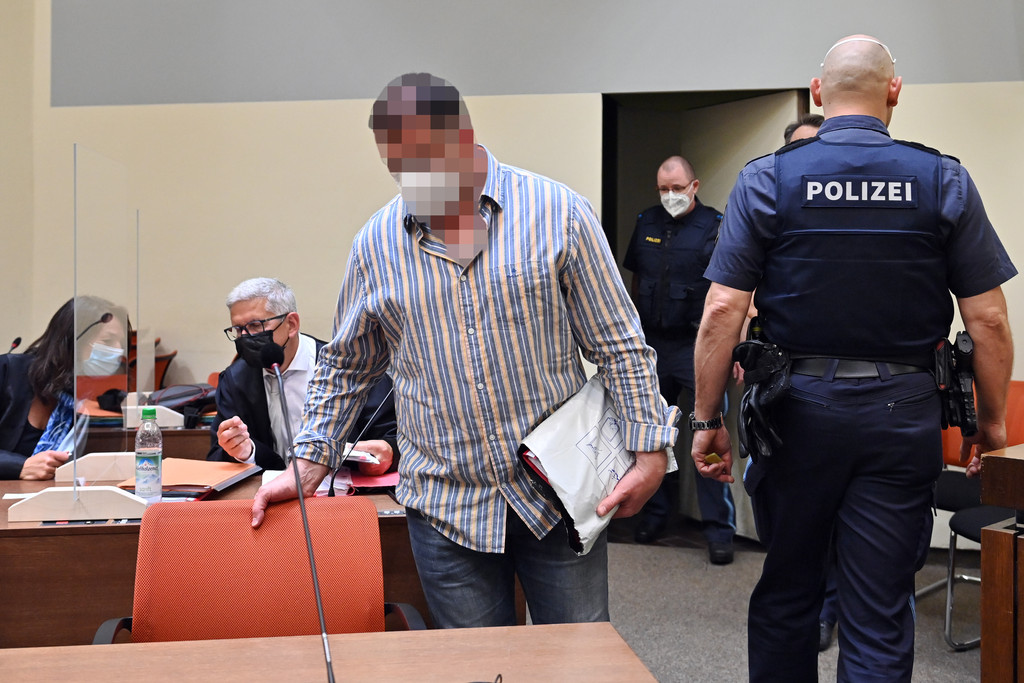 Strafverfahren gegen Valid D. wegen mutmaßlich geplantem Auftragsmord im Raum Augsburg.